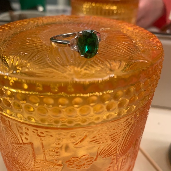 Emerald ring - Picture 2 of 3